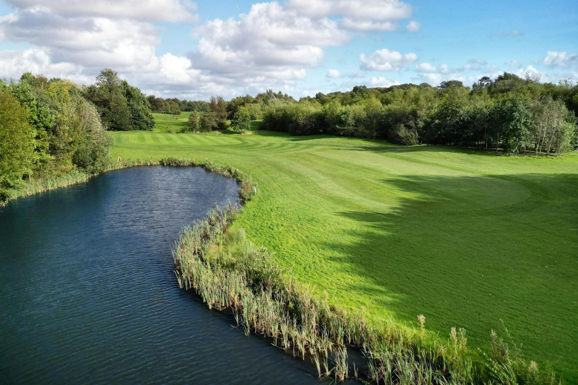 Delta Hotels By Marriott Worsley Park Country Club Екстер'єр фото